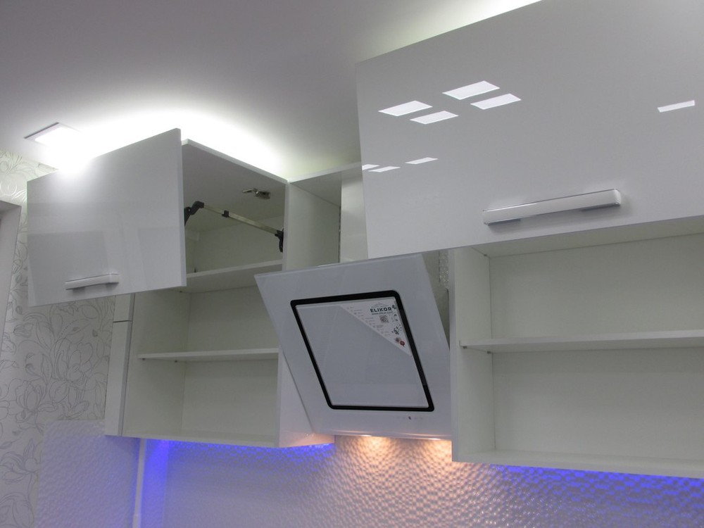 Белый кухонный гарнитур-Кухня из пластика «Модель 143»-фото3