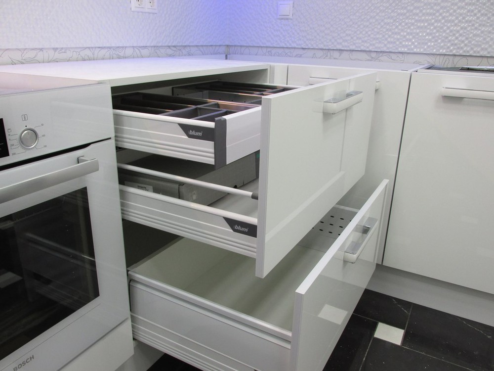 Белый кухонный гарнитур-Кухня из пластика «Модель 143»-фото6