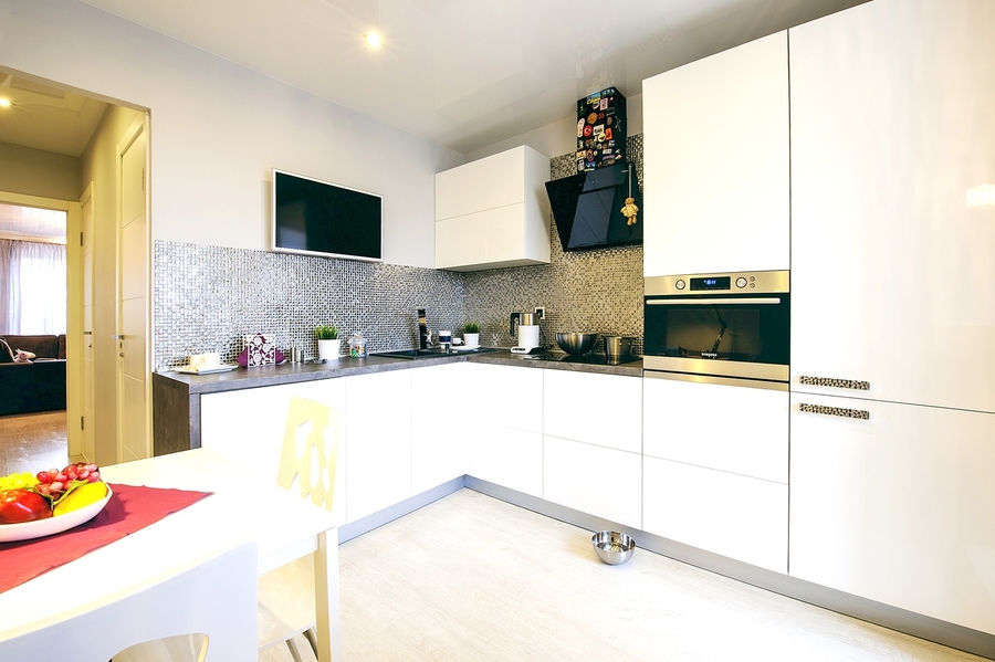 Белый кухонный гарнитур-Кухня МДФ в эмали «Модель 409»-фото1
