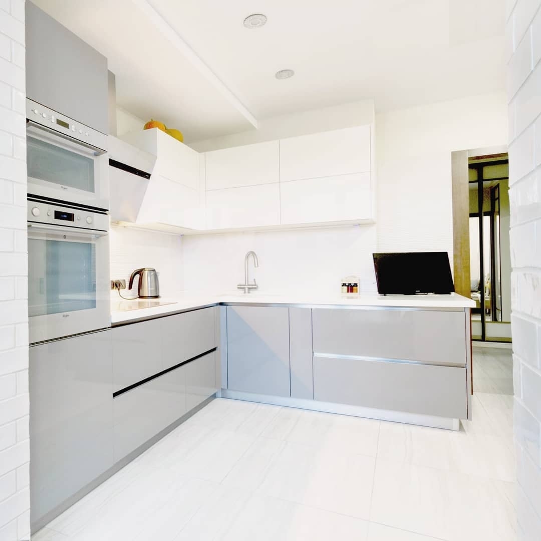 Белый кухонный гарнитур-Кухня МДФ в ПВХ «Модель 615»-фото1