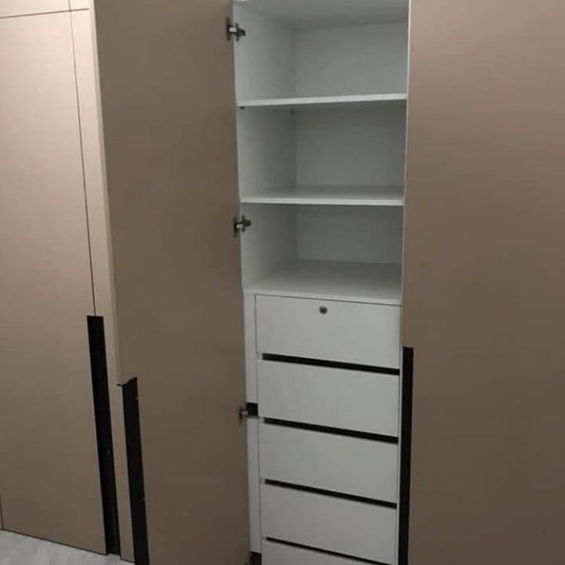 Встроенные распашные шкафы-Заказной встроенный шкаф с распашными дверями «Модель 26»-фото3