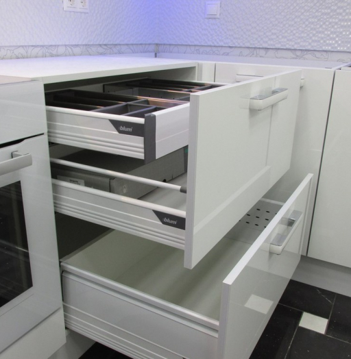 Белый кухонный гарнитур-Кухня из пластика «Модель 143»-фото7